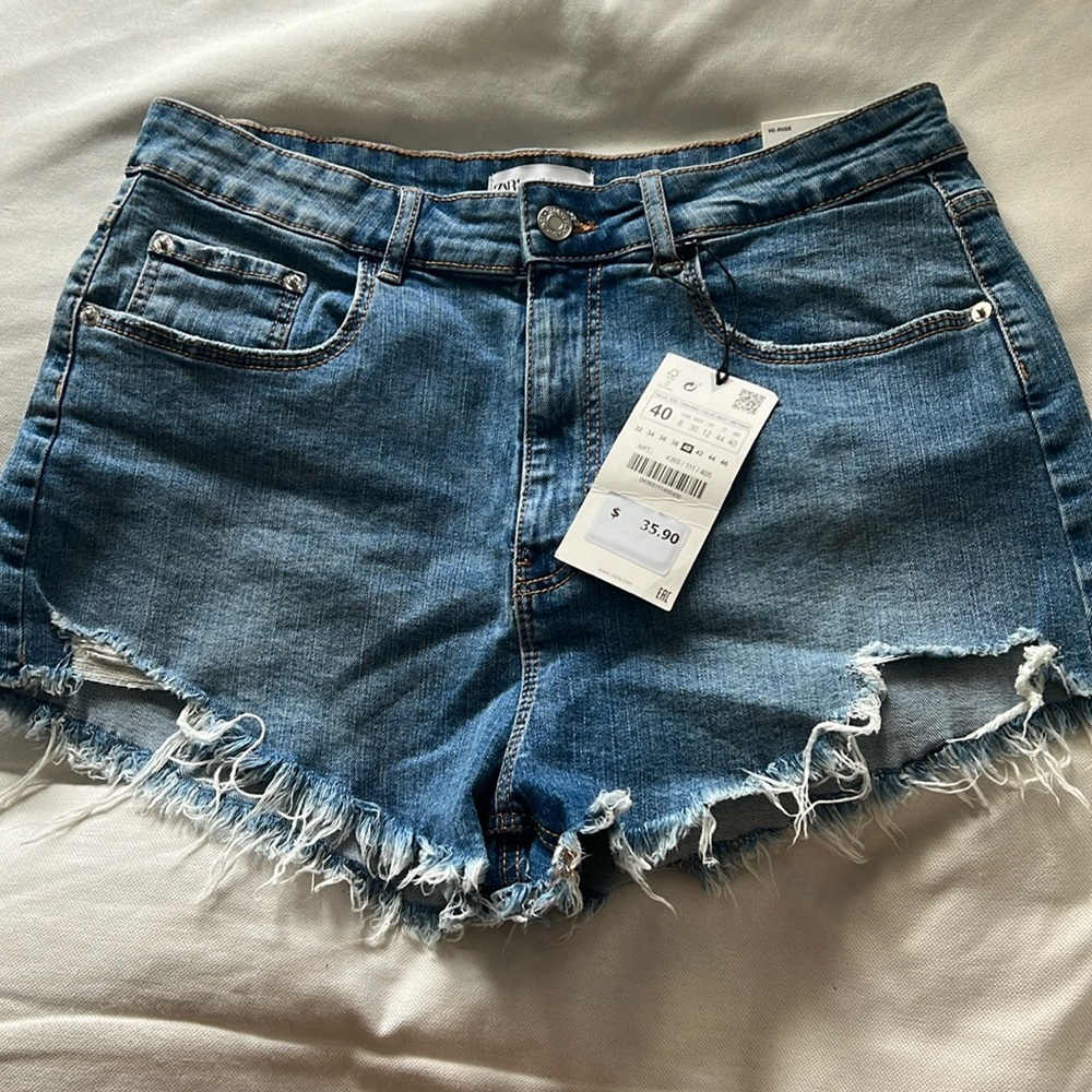 Brand New Zara Denim Shorts Size 40 (USA Size 8)